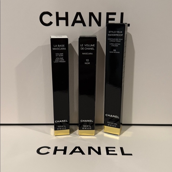 CHANEL MAKE UP SET - Picture 7 of 9